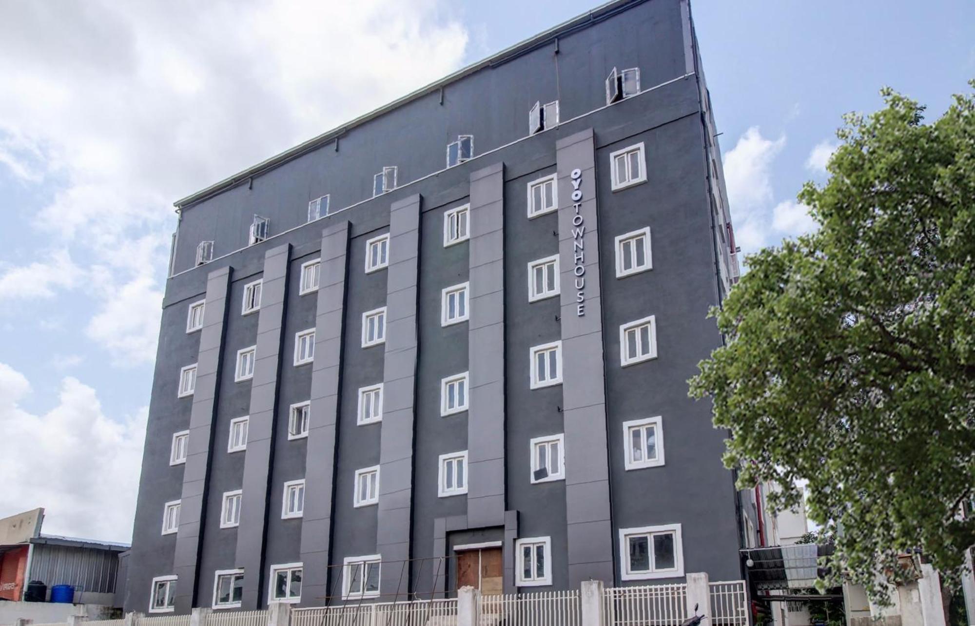 فندق Super Townhouse Rcc Majestic 397 Lb Nagar حيدر أباد المظهر الخارجي الصورة